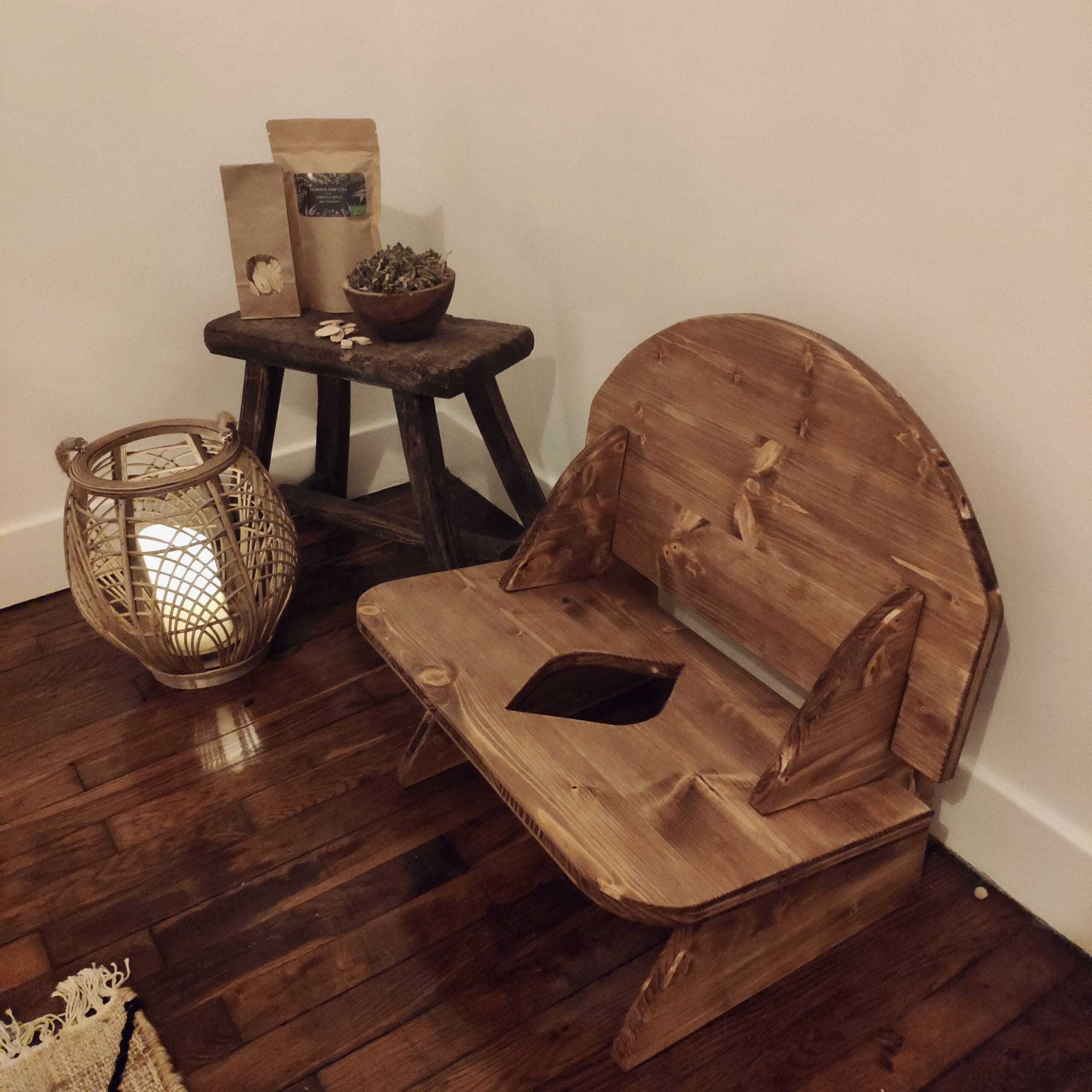 Dismountable Yoni Steam Seat - Meditation - 3-ply Pine Tree - France, EUROPE