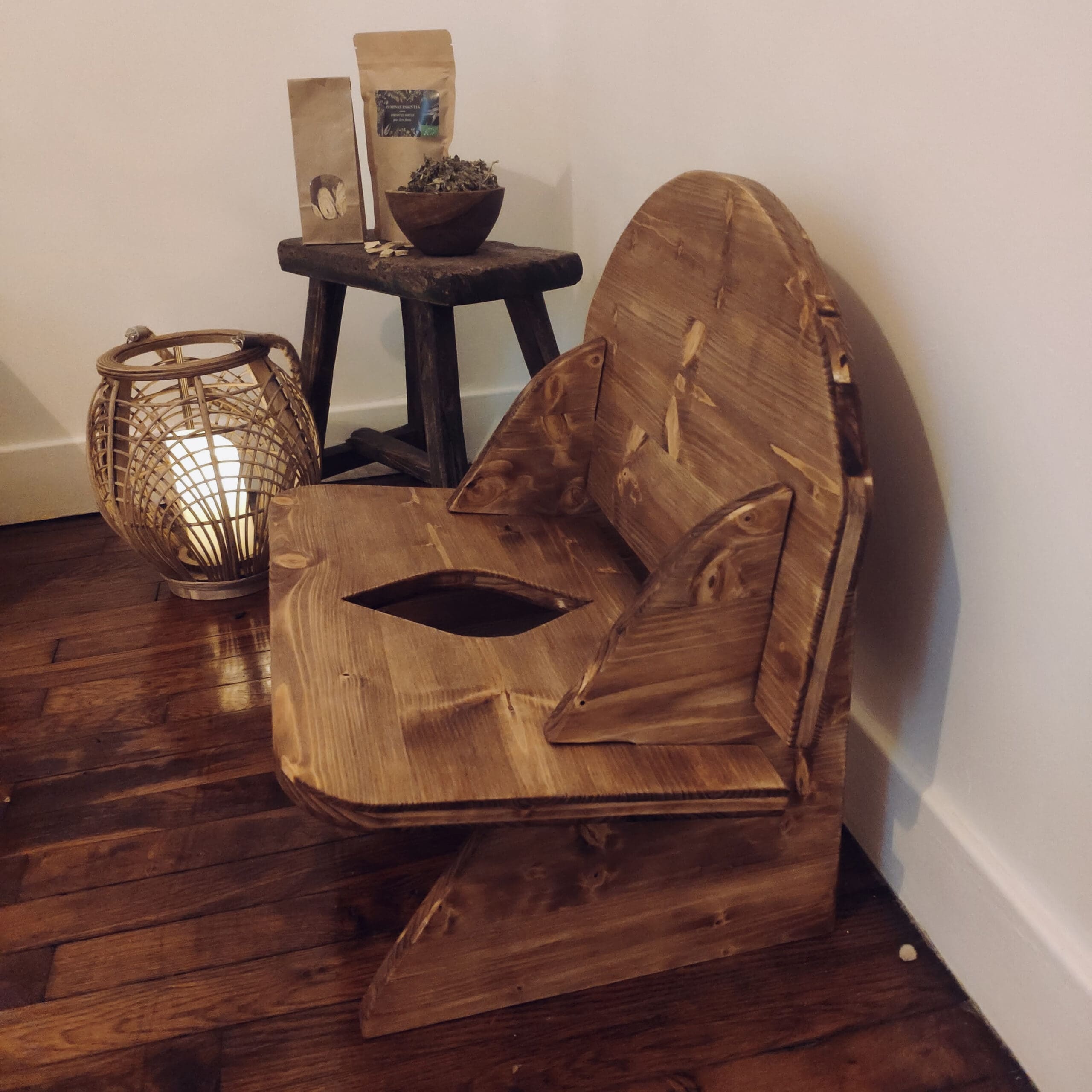 Dismountable Yoni Steam Seat - Meditation - 3-ply Pine Tree - France, EUROPE - Image 2